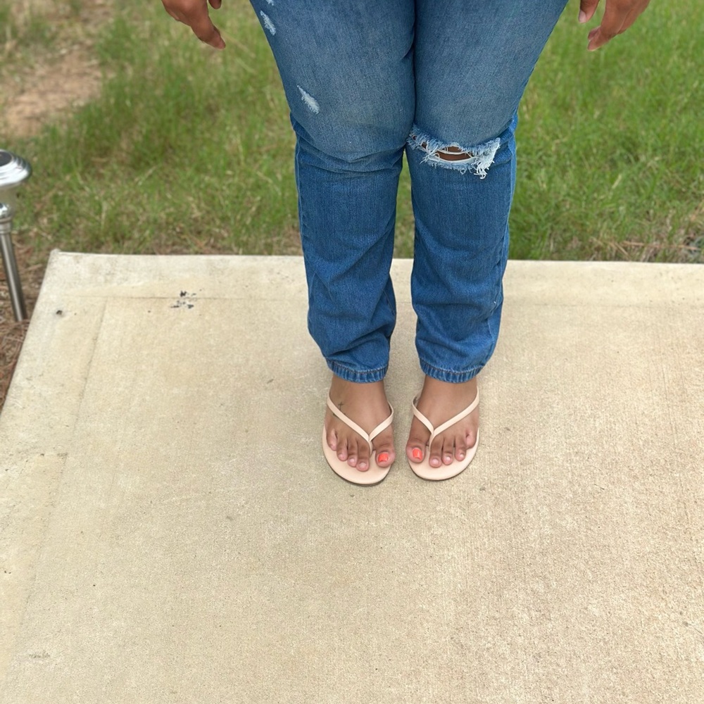 Thong flip flops